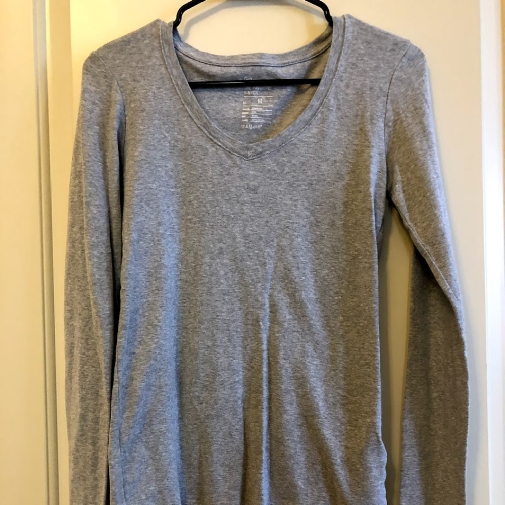 Gap gray fitted long sleeve tee